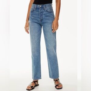 Aritzia. The 90s Joni Hi-Rise Loose Jean - Size 24 (29 length). 100% cotton